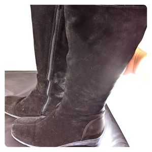 La Canadienne Waterproof Suede Wedge Knee Boots